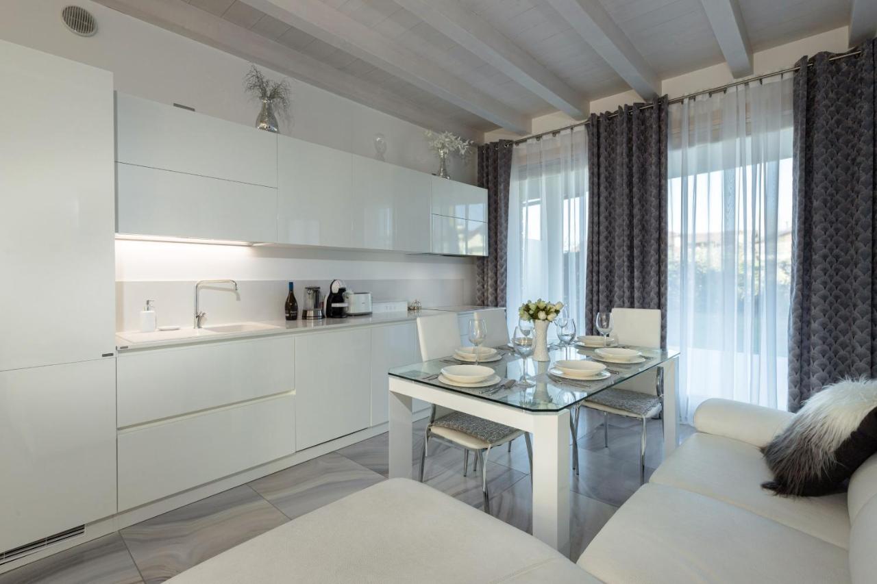 Apartment Blue Laguna Sirmione Eksteriør billede